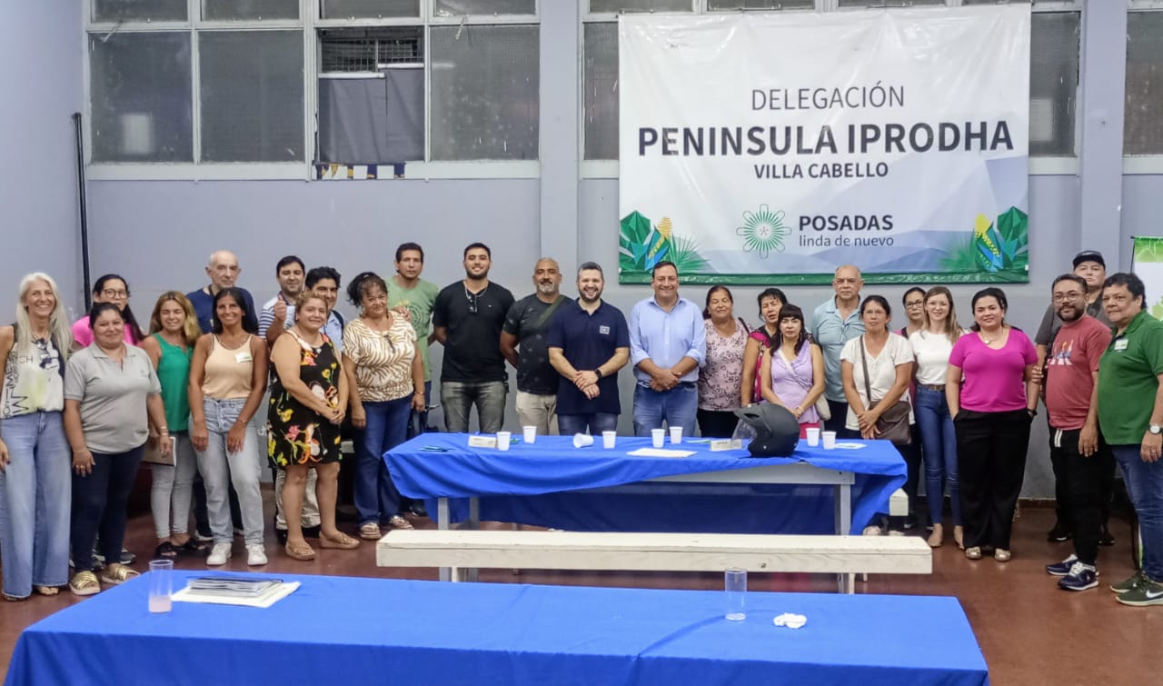 Vecinos debatiendo en taller participativo 3